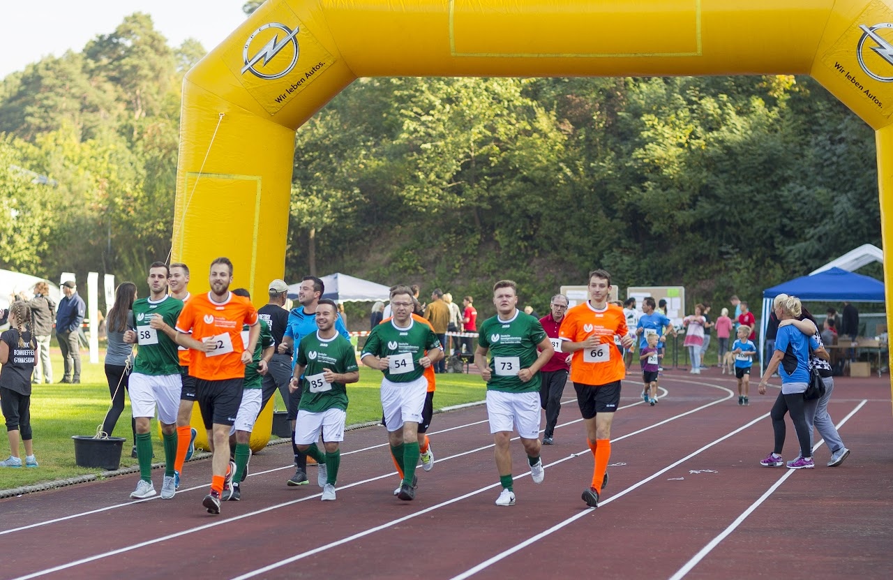 Bild vom 9. Benefizlauf im Jahr 2016. Dies ist das 96. Bild.